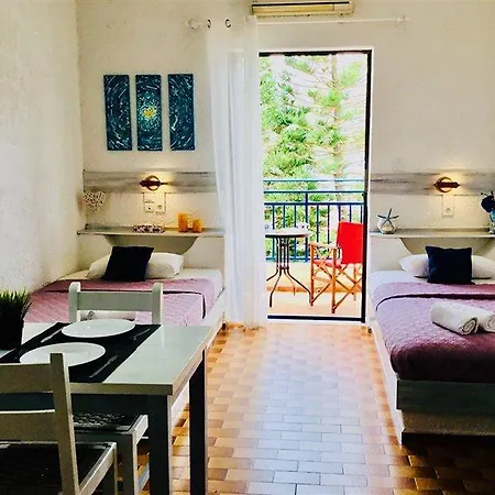 Amazona Apartmanhotel Ajía Pelajía