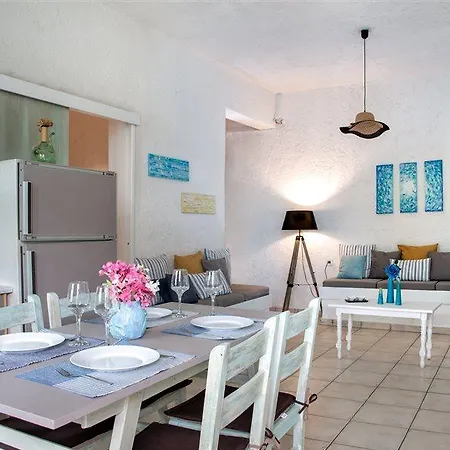 Amazona Aparthotel Agia Pelagia