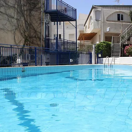 Amazona Aparthotel Agia Pelagia
