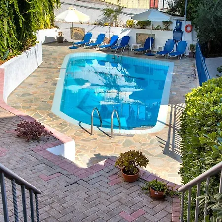 Amazona 3* Agia Pelagia